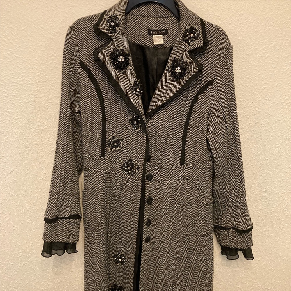 Formal Jacket by Lulumari, size Large.